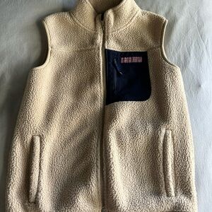 VINYARD VINES Boys Sherpa Vest.